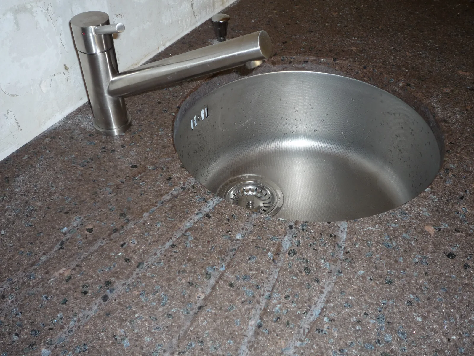 Plan de travail de cuisine en quartz clair